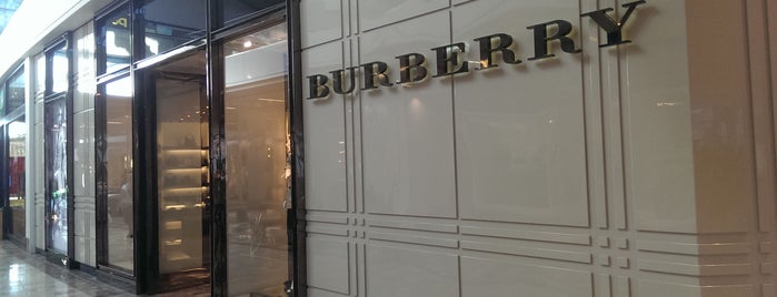 Burberry is one of Alec : понравившиеся места.