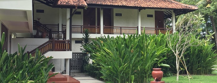 Kila Senggigi Beach Hotel Lombok is one of Tempat yang Disukai Carlo.