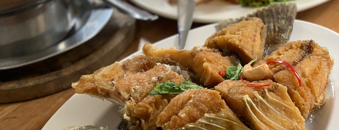 เกียง้วน ภัตตาคาร (มหาชัยซีฟู๊ด) Kia Nguan Restaurant (Maha Chai Seafood) is one of ร้านน่าทาน.