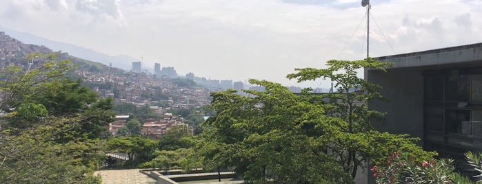 Parque Biblioteca San Javier is one of Medellín.