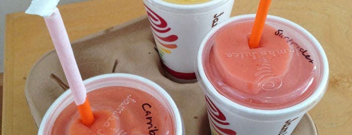 Jamba Juice is one of Orte, die Paul gefallen.