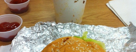 Five Guys is one of Juanma 님이 좋아한 장소.