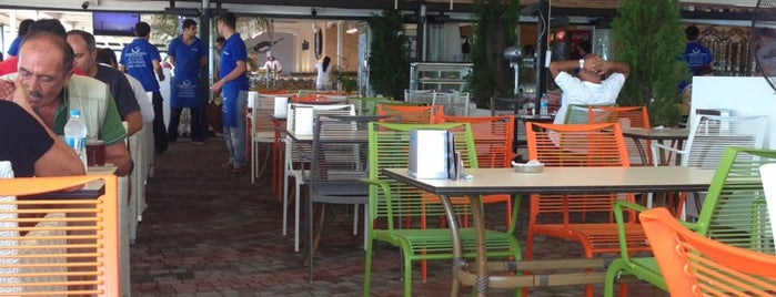 Yasemin Cafe is one of Tempat yang Disukai Murat.