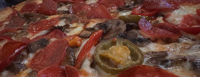 Remo's Brick Oven Pizza Company is one of Stamford Pizza Tour.