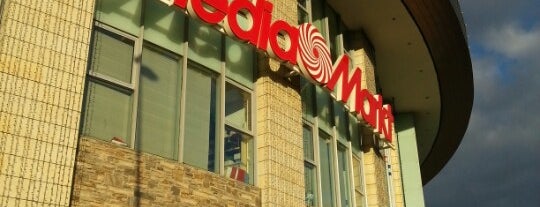 MediaMarkt is one of C.C. Espacio León.