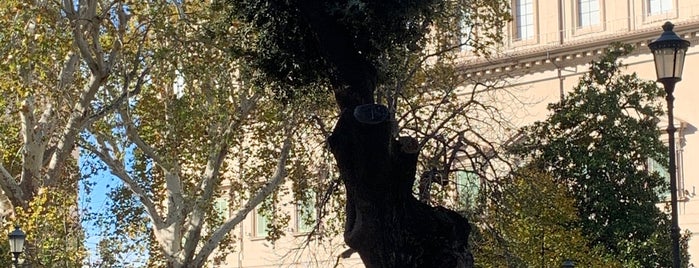 Giardino del Quirinale is one of Tempat yang Disukai Gianni.