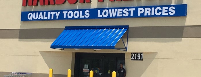 Harbor Freight Tools is one of สถานที่ที่ Jackson ถูกใจ.