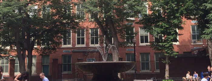 Paul Revere Mall is one of Lieux qui ont plu à barbee.
