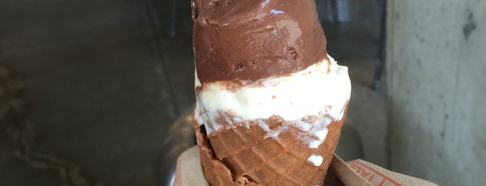 Jeni's Splendid Ice Creams is one of Tempat yang Disukai barbee.