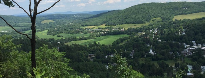 Faulkner Trail is one of barbee'nin Beğendiği Mekanlar.