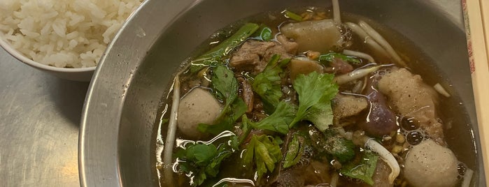 เค เนื้อตุ๋น is one of Beef Noodles.bkk.
