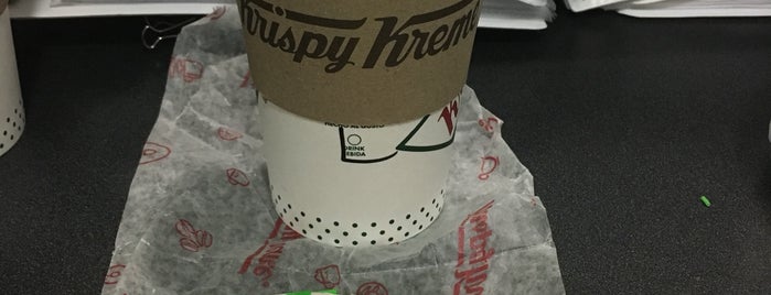 Krispy Kreme is one of Posti che sono piaciuti a Erika.