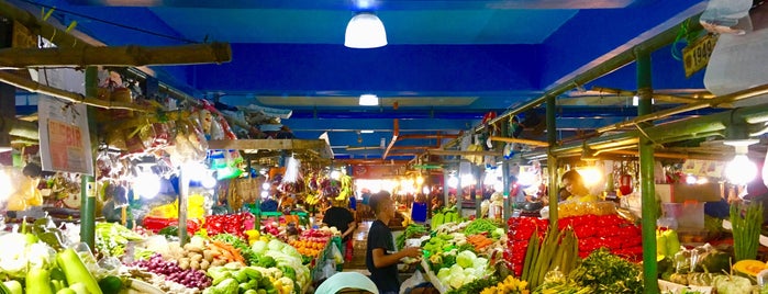 Nepo Mart is one of When In Alaminos.