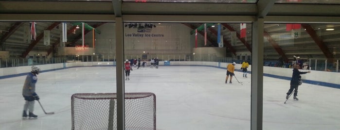 Lee Valley Ice Centre is one of Tempat yang Disukai Anton.