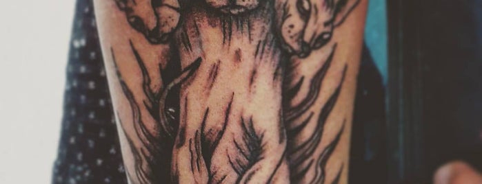 Monster Ink is one of Locais curtidos por Laura.