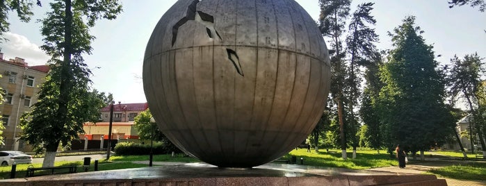 Памятник жертвам Чернобыльской катастрофы is one of Ближайшее.