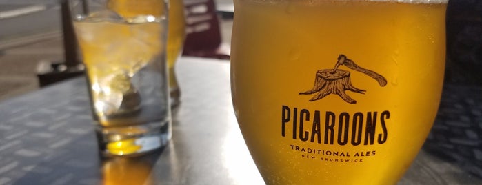 The Five Kings Picaroon's Brew Pub is one of Posti che sono piaciuti a Ian.