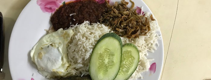 Sri Sujana Nasi Lemak is one of Micheenli Guide: Best of Singapore Hawker Food.