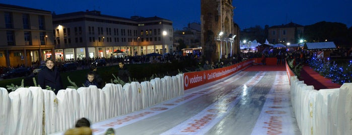 Arco d'Augusto is one of Rimini Capodanno 2015.