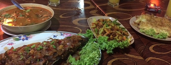Riverside Ikan Bakar is one of Best food in Penang.