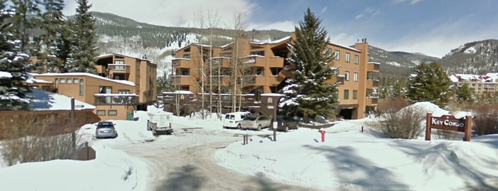 J&S Magnificent Mountain Retreat and Riverside Ski Chalet is one of Denver, USA.
