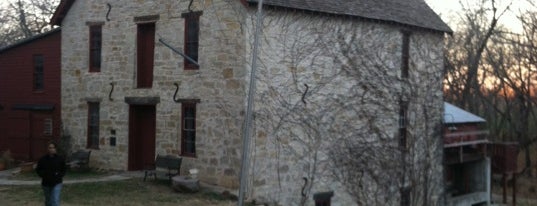 Oxford Old Mill is one of Lugares favoritos de Josh.