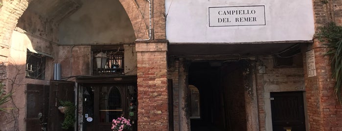 Campiello del Remer is one of สถานที่ที่บันทึกไว้ของ Katerina.