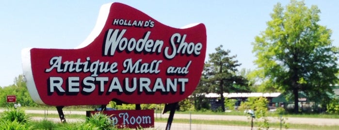 wooden shoe antiques is one of สถานที่ที่ Rick ถูกใจ.