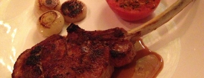Rod's Steak And Seafood Grille is one of Lieux sauvegardés par Lizzie.