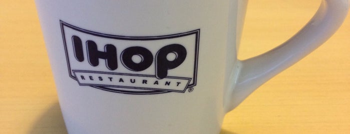 IHOP is one of Buena comida.