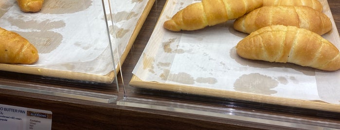 Gokoku Japanese Bakery is one of Micheenli Guide: Fresh bread/pastries in Singapore.