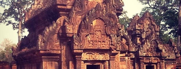 Banteay Srei Temple ប្រាសាទបន្ទាយស្រី is one of Places in The World.