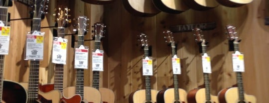 Guitar Center is one of Amber's Saved Places.
