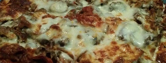 Red's Savoy Pizza is one of Posti salvati di Duccio.