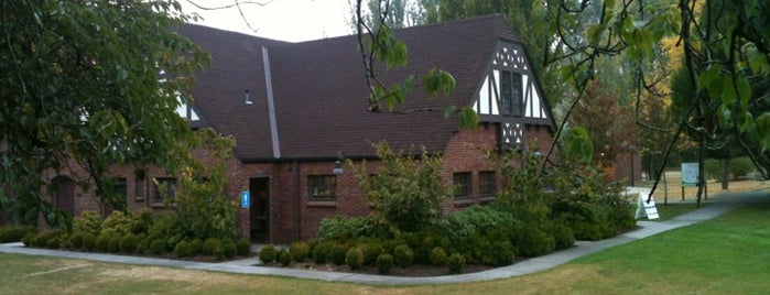 Montlake Community Center is one of สถานที่ที่ Jim ถูกใจ.