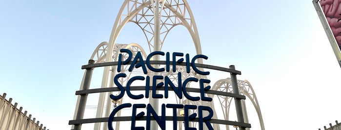 Pacific Science Center is one of Locais curtidos por Whitney.