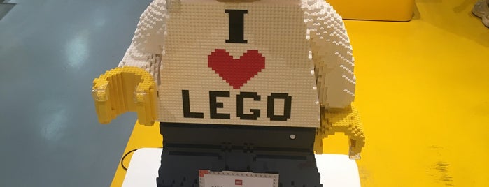 LEGO Store Jamsil is one of 아이와 함께 놀러갈 곳.