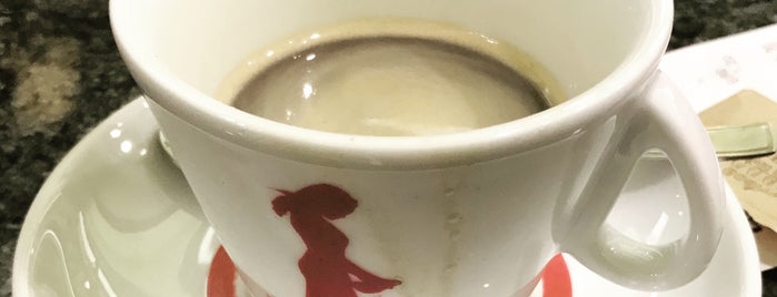 Tazza d'Oro is one of Alexanderさんのお気に入りスポット.