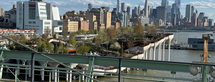 Pier 57 Rooftop Park is one of IG NY🚕 📸.