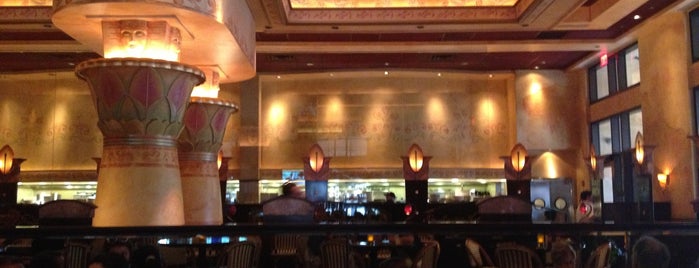 The Cheesecake Factory is one of สถานที่ที่ 💫Coco ถูกใจ.