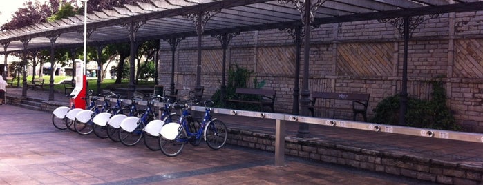 Estación de Bicicletas Bilbonbizi Levante is one of Estaciones de Bicicletas Bilbonbizi.