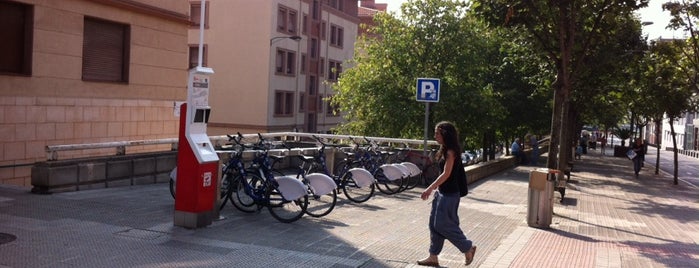 Estación de Bicicletas Bilbonbizi Iruña is one of Estaciones de Bicicletas Bilbonbizi.