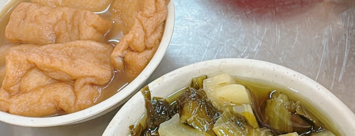 Kedai Makanan Ah Soon 亚顺肉骨茶 is one of Charles Ryan's recommended eating places.