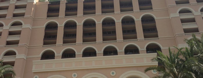 Monte Carlo Bay Hotel & Resort is one of Lieux sauvegardés par Yaron.