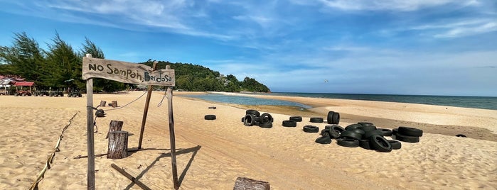 Pantai Cherating is one of Kemaman spots.