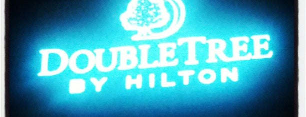DoubleTree by Hilton is one of Tempat yang Disukai Lauren.