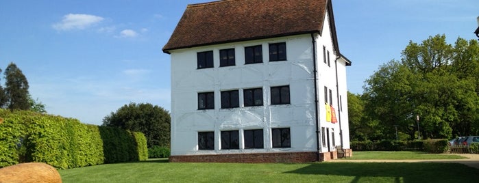 Queen Elizabeth's Hunting Lodge is one of Museums Around the World-List 3.
