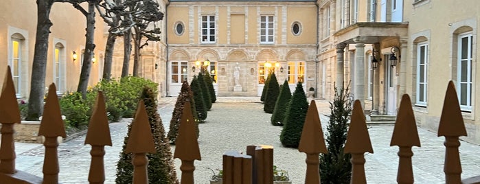 Tardif Hotel Bayeux is one of Normandie.