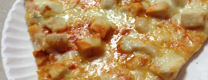 Stella's Pizza is one of Locais curtidos por Rich.