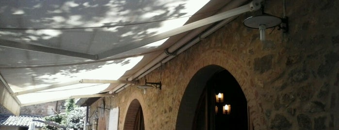 Taverna Dei Barbi is one of Lugares favoritos de Tati.